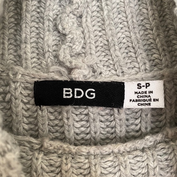 Urban Outfitters Oversized Sweater - Picture 3 of 3